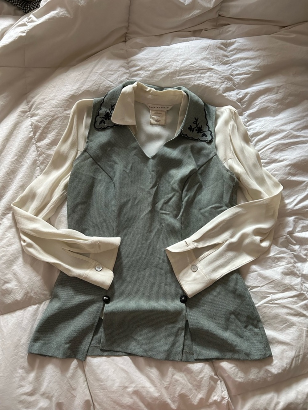 Vintage-Inspired Two-Piece Blouse Set in Sage Green and Cream